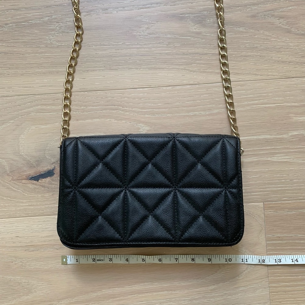 Black Purse with Gold Chain Strap Forever 21